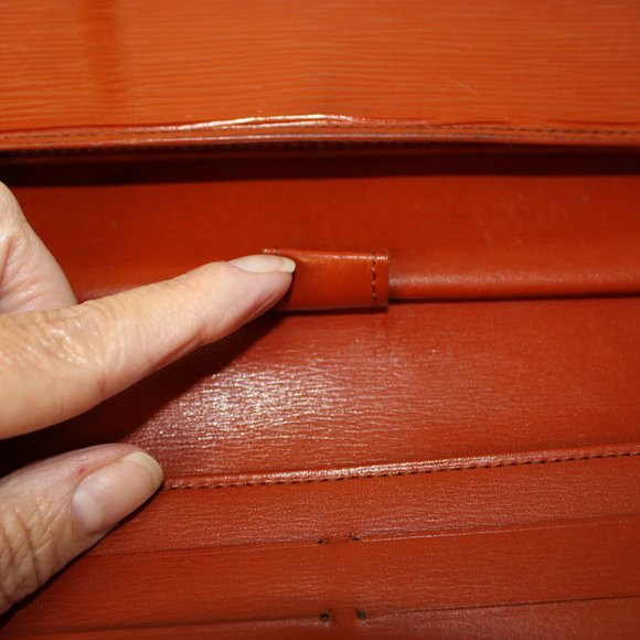 💕Louis Vuitton Vintage Long Epi Leather Wallet Authentic - Picture 8 of 16